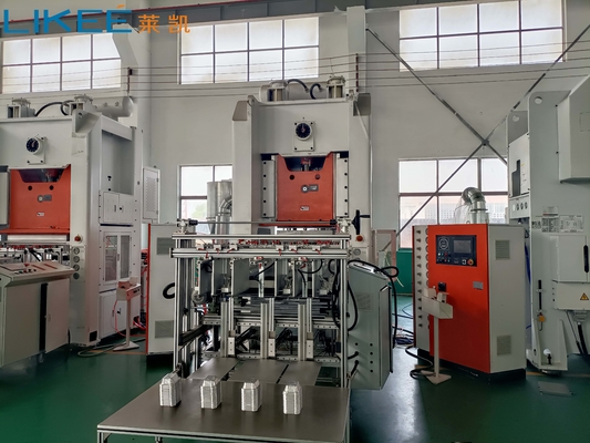 شراء مناسبة تغيير القالب 12000 قطعة / ساعة الألومنيوم ورق الطعام حاوية صنع آلة online manufacture