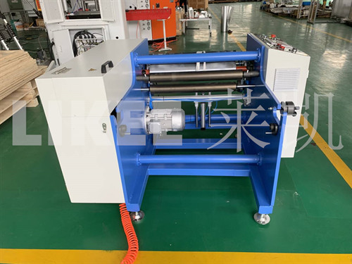 شراء ميتسوبيشي نصف أوتوماتيكي سريع السرعة المطبخ ألومنيوم ورق رول شق المكعب online manufacture