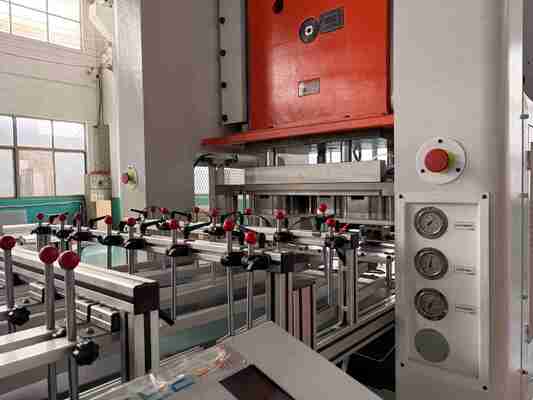 شراء آلة حاويات رقائق الألومنيوم LK-T80 50 ضربة/دقيقة متوسط سرعة الإنتاج online manufacture