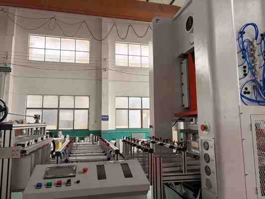 شراء LK-T80 آلة حاوية ورق الألومنيوم online manufacture