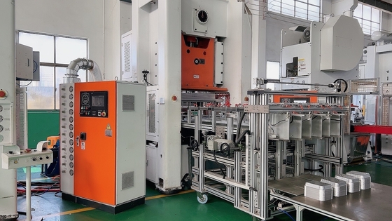 نوع ثابت 27KW الألومنيوم حاوية الغذاء ماكينة 260 مم السكتة الدماغية