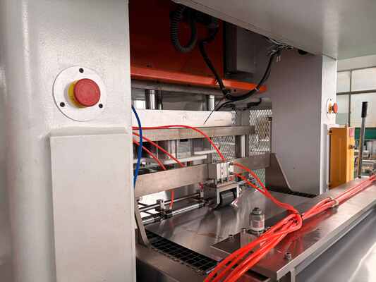 LK-T80 آلة حاوية ورق الألومنيوم قوة عالية 450 مل مرة واحدة مقاومة لدرجات الحرارة المنخفضة